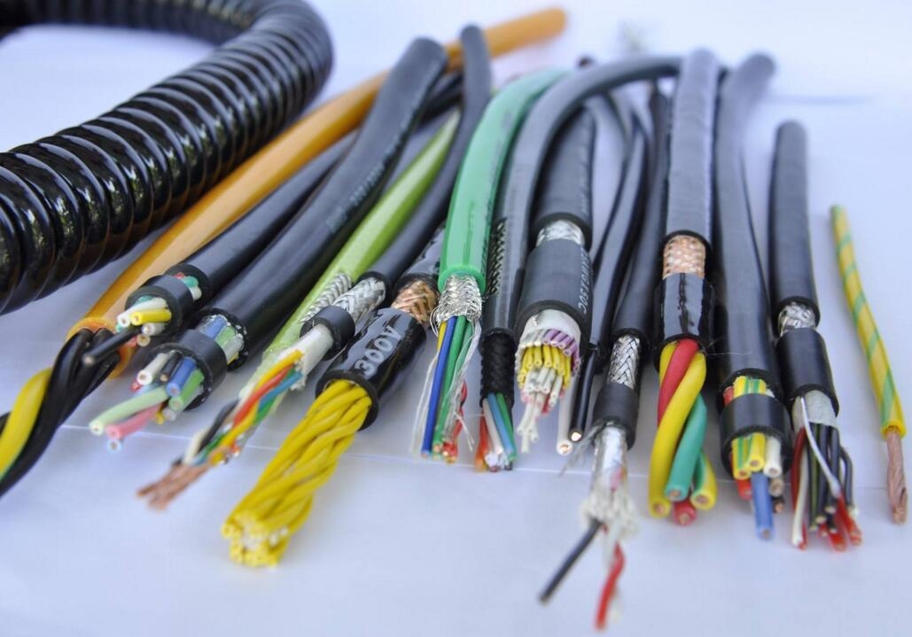 机器人电线选型指南：柔性电线型号大全、TRVVSP详解与定制电线多少钱